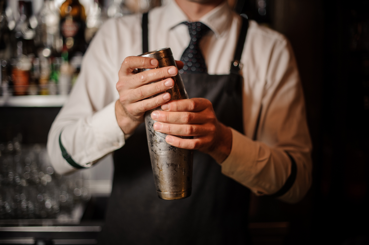 What are cocktail shakers for & why do we shake a cocktail?
