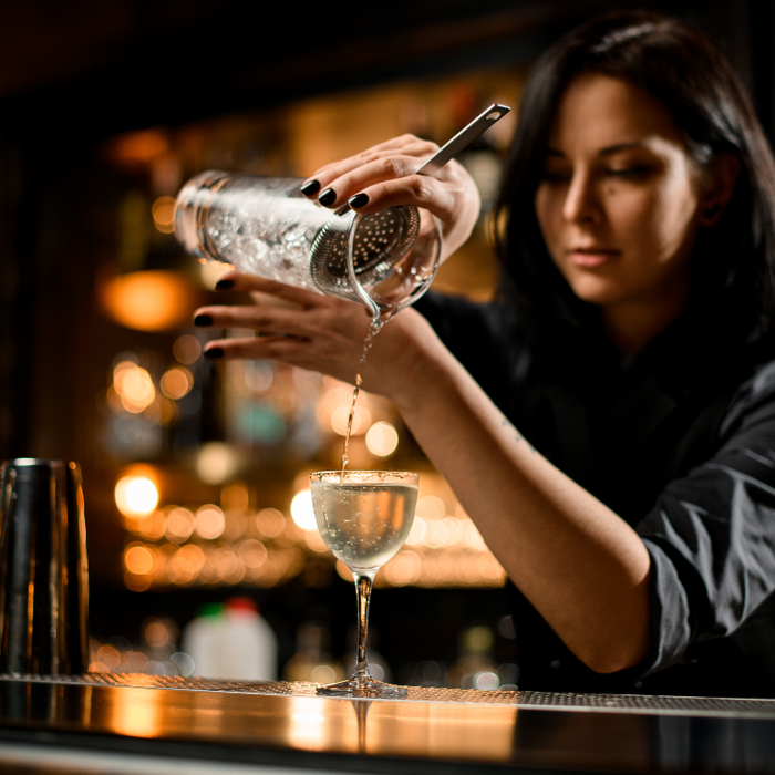 What is the difference between Boston and Manhattan cocktail shakers?